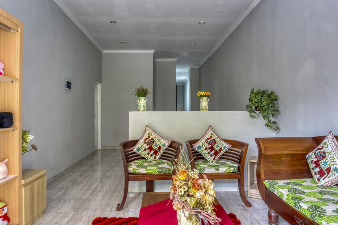 Hotel Reddoorz Near Sindu Kusuma Edupark 2 Cebongan Exterior foto